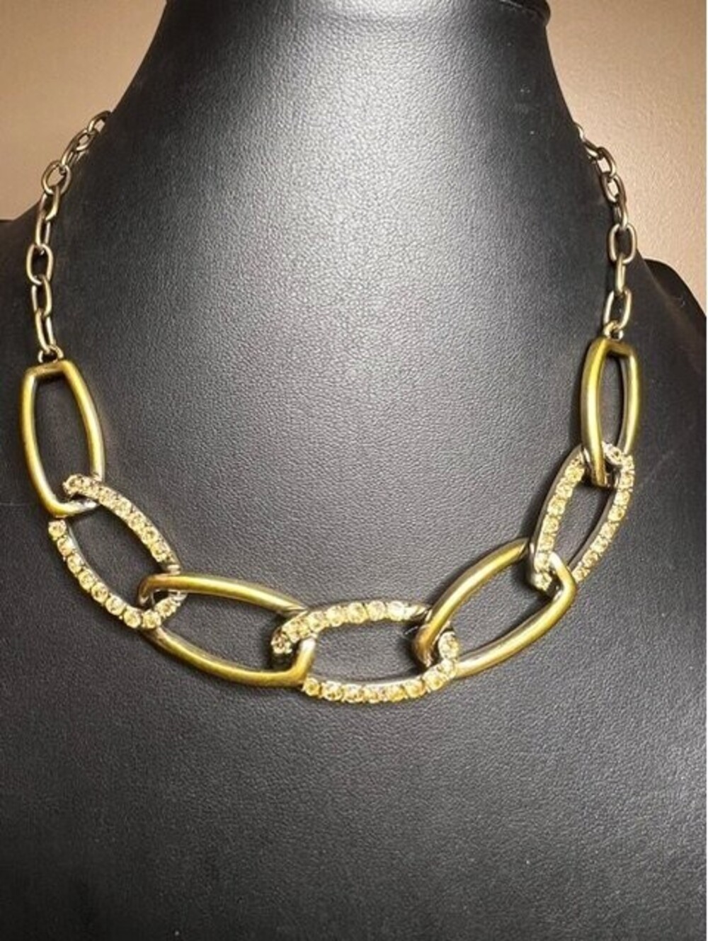 B7042 Touchstone Crystal by Swarovski Chunky Link Necklace Antique Goldtone 18"